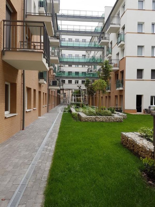 Eladó Budapest VIII. kerület Lakás (téglaépítésű)