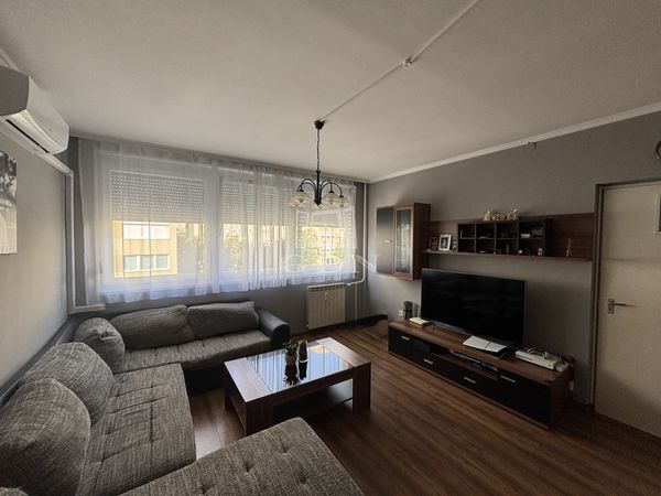 Eladó Budapest XIV. kerület Lakás (panel)