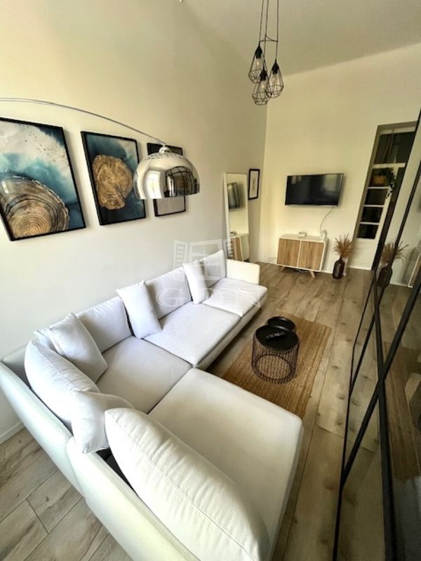 Eladó Budapest IX. kerület Lakás (téglaépítésű)