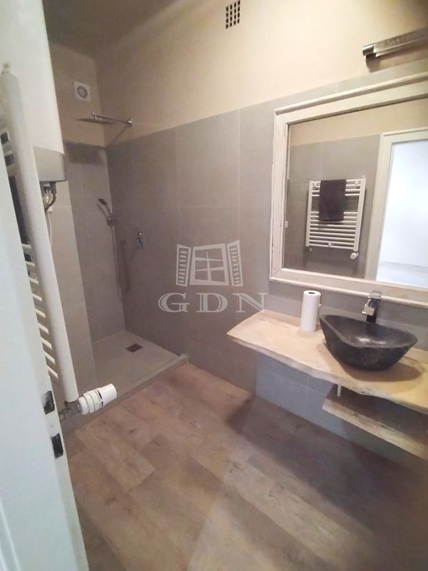 Eladó Budapest XX. kerület Lakás (téglaépítésű)