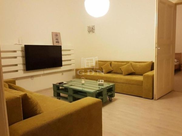 Eladó Budapest VII. kerület Lakás (téglaépítésű)