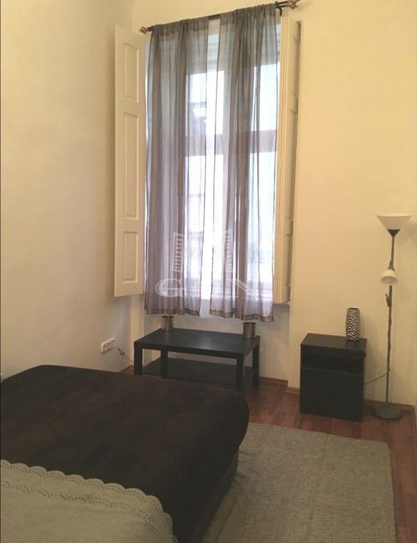 Eladó Budapest VIII. kerület Lakás (téglaépítésű)