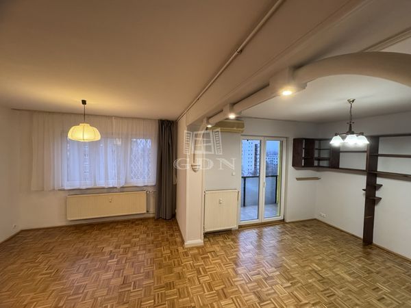 Eladó Budapest IX. kerület Lakás (csúsztatott zsalu)