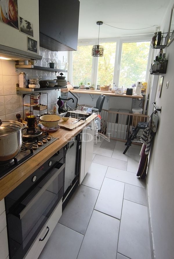 Eladó Budapest XX. kerület Lakás (csúsztatott zsalu)