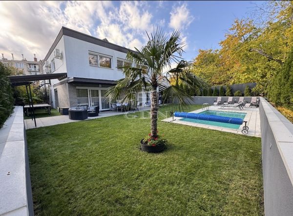 Eladó Budapest XVI. kerület Ikerház