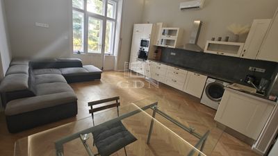 Budapest, VI. kerület Lakás - 93.000.000 Ft