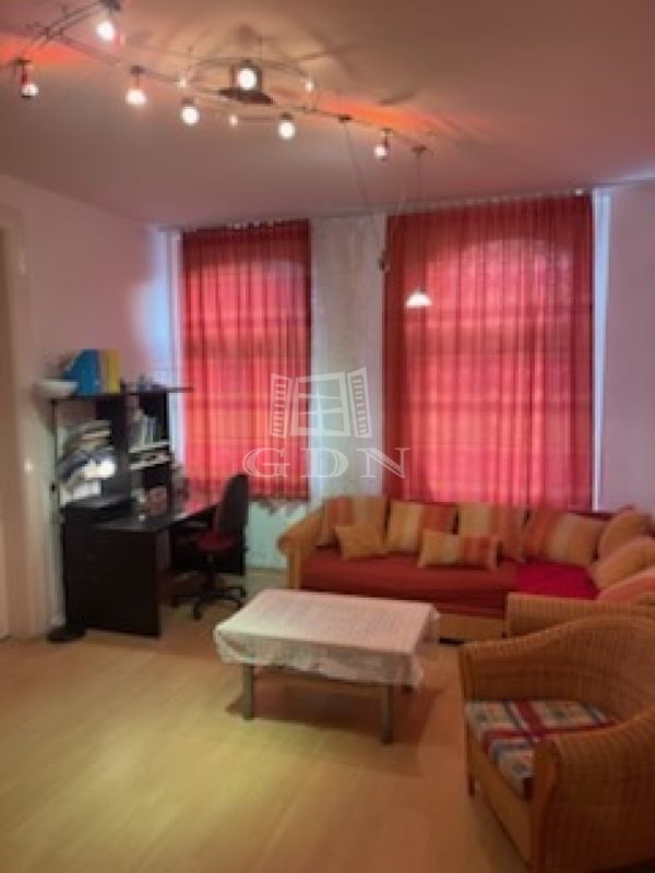 Eladó Budapest VIII. kerület Lakás