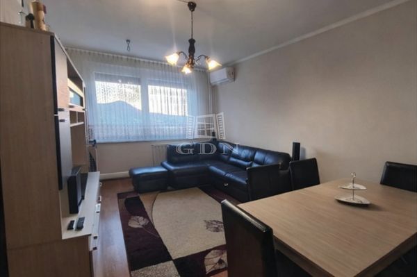 Eladó Budapest III. kerület Lakás