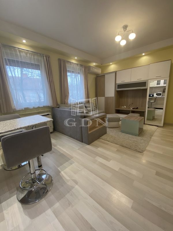 Eladó Budapest XIII. kerület Lakás