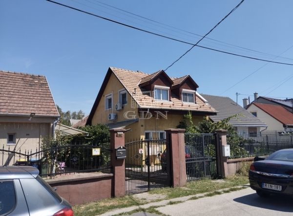 Eladó Budapest IV. kerület Családi ház