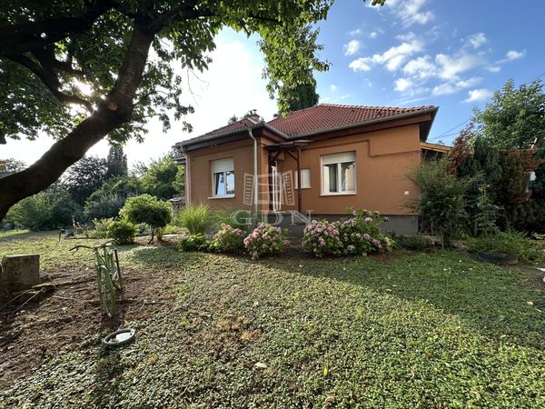 Eladó Kaposvár Lakás (téglaépítésű)