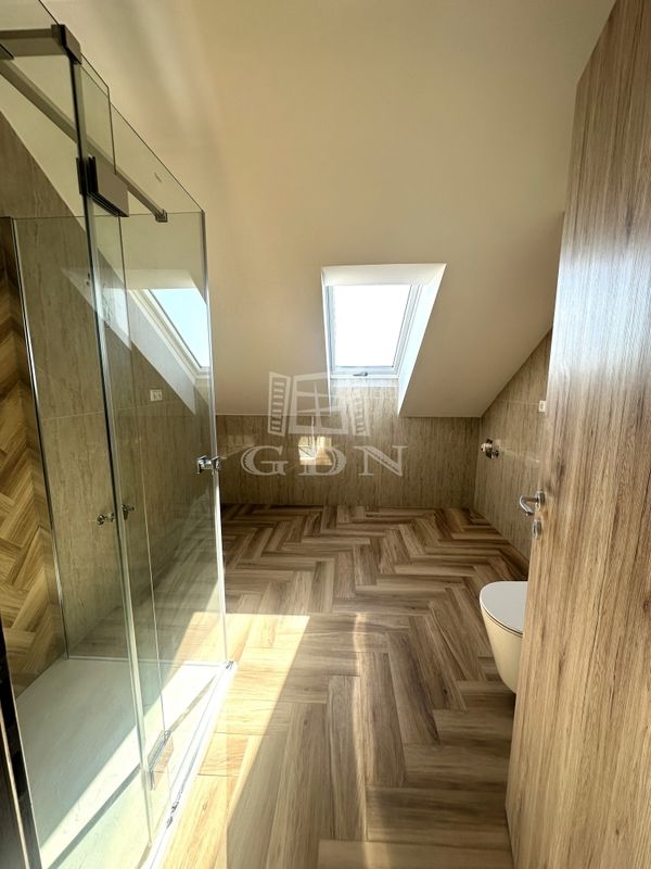 Eladó Kaposvár Lakás (téglaépítésű)