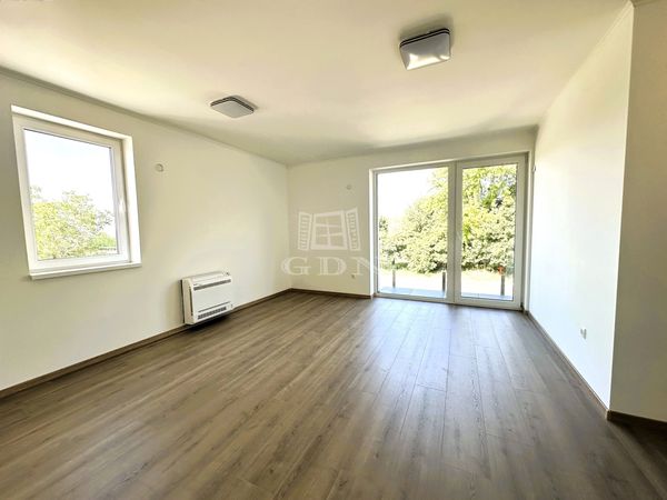 Eladó Kaposvár Lakás (téglaépítésű)