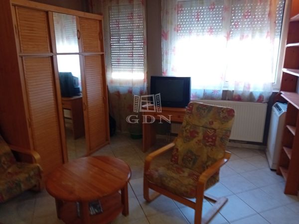 Kiadó Kaposvár Lakás (téglaépítésű)