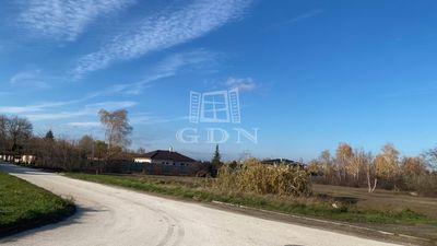 Komárom Telek - 20.000.000 Ft