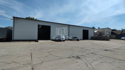 Komárom Raktár - 2.303 Ft