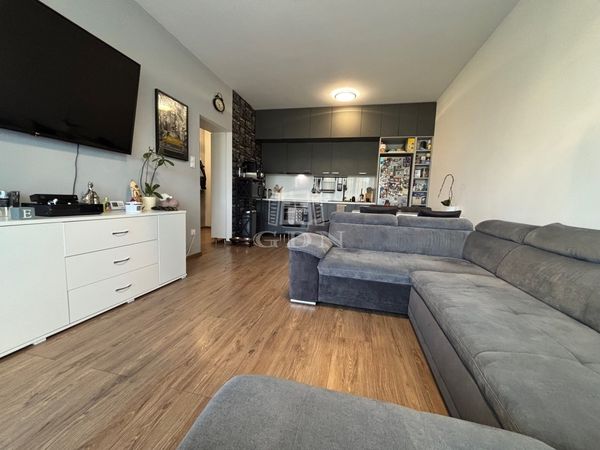 Eladó Komárom Lakás (téglaépítésű)