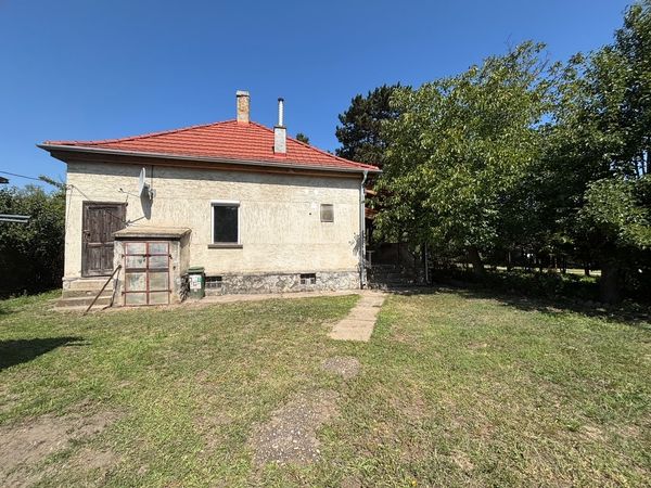 Eladó Komárom Családi ház