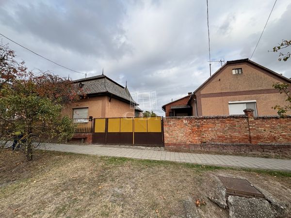 For sale Ászár Family House