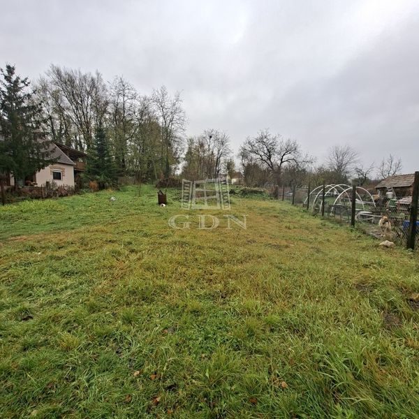 Eladó Szomód Telek