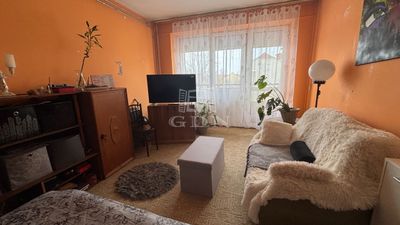 Komárom Квартира - 31.000.000 HUF