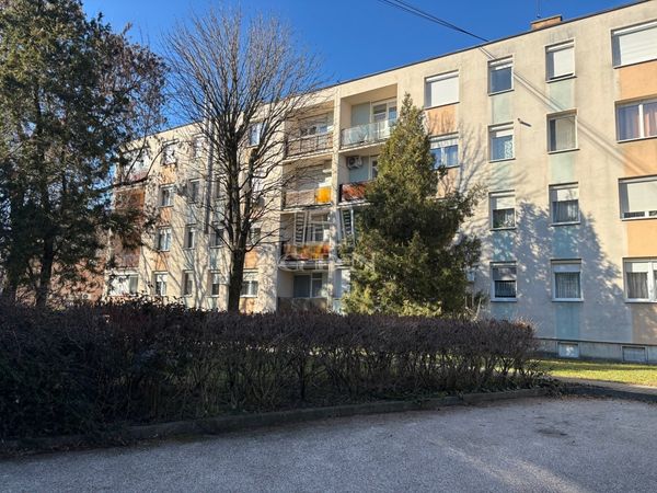 Eladó Komárom Lakás