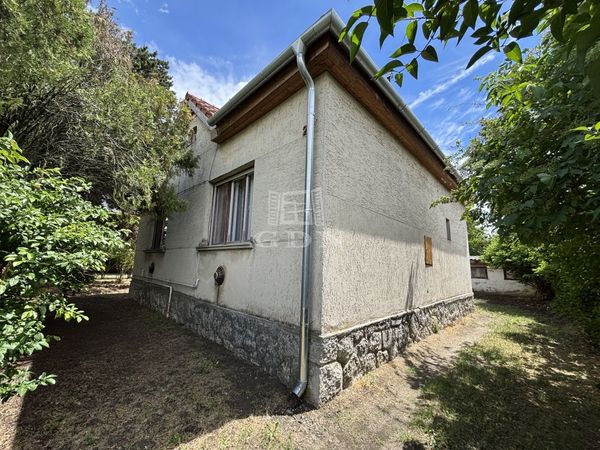 Eladó Komárom Családi ház