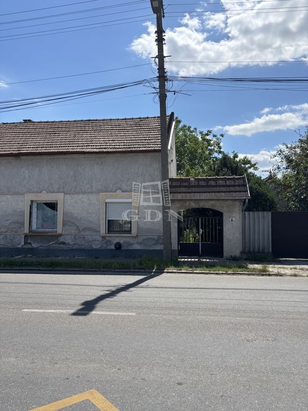 Eladó Komárom Lakás