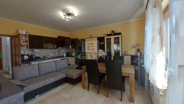 Eladó Budapest XX. kerület Lakás (téglaépítésű)