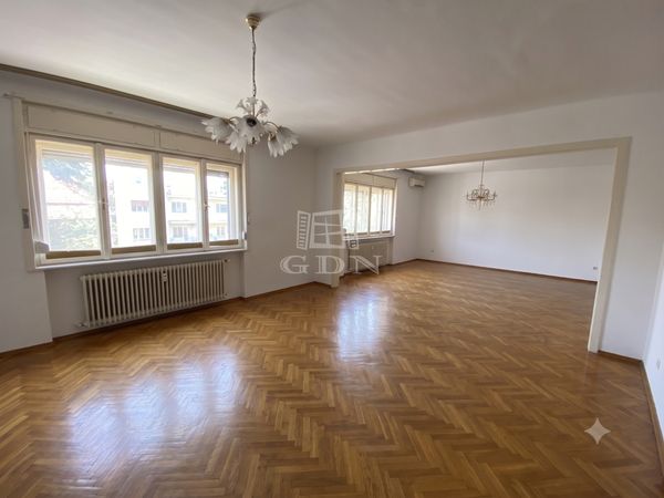 Eladó Budapest XVI. kerület Családi ház