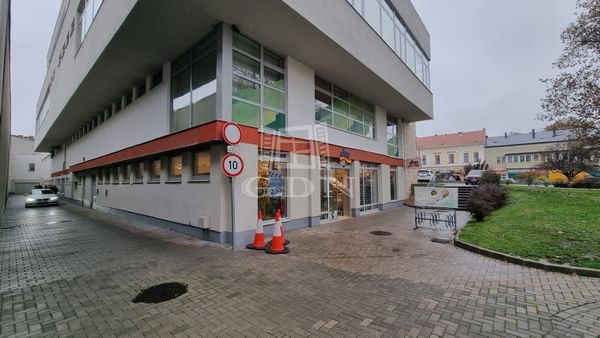 出租 Székesfehérvár 商业用 - 店铺