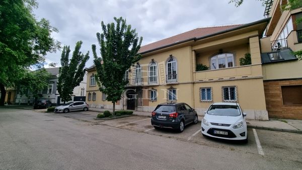 For rent Székesfehérvár Office