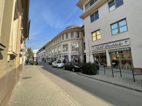 Сдается в аренду Székesfehérvár Офис