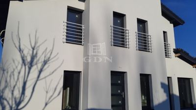 Velence Ikerház - 115.000.000 Ft