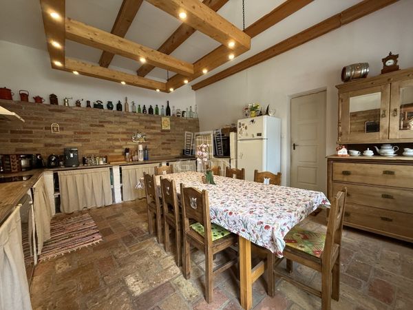 出卖 Székesfehérvár 家庭别墅