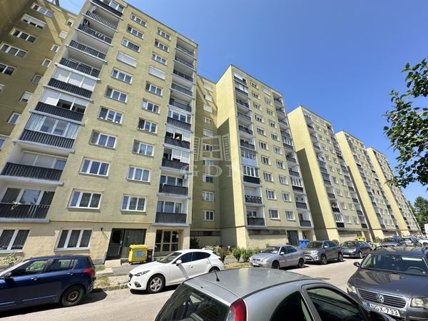 出卖 Székesfehérvár 公寓房（非砖头）