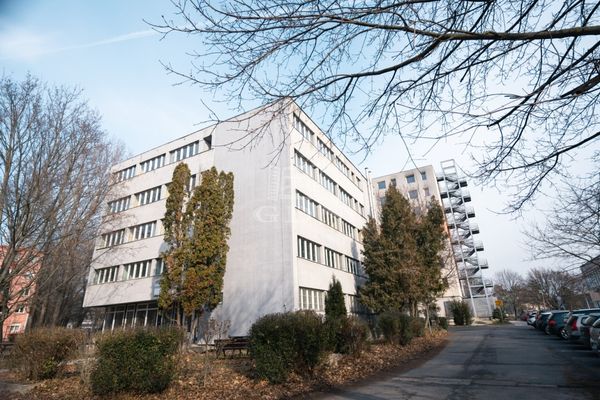 出卖 Székesfehérvár 商业用 - 旅游行业