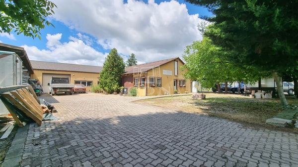 Продается Székesfehérvár Склад