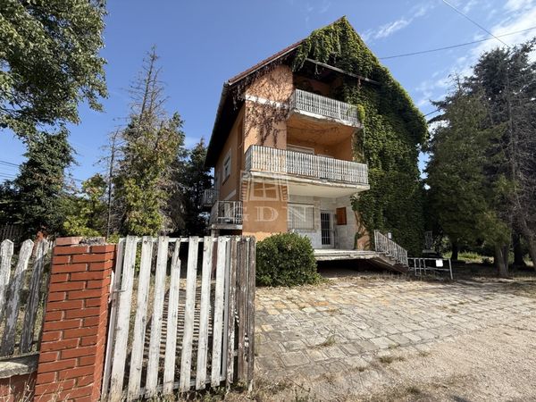 出卖 Székesfehérvár 家庭别墅