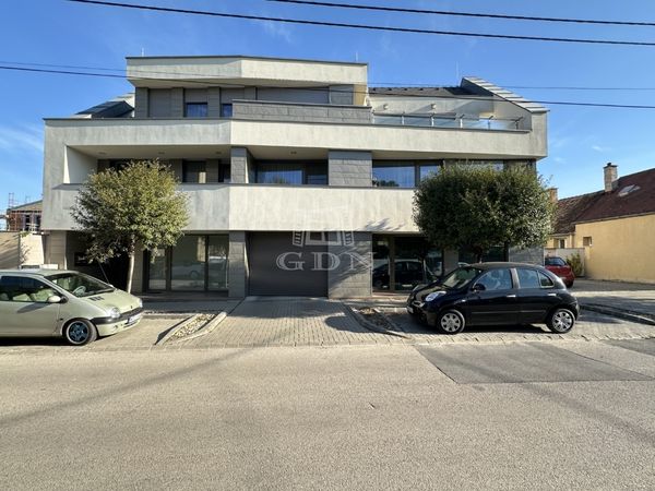 Kiadó Székesfehérvár Lakás (téglaépítésű)