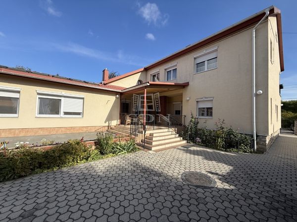 出卖 Székesfehérvár 家庭别墅