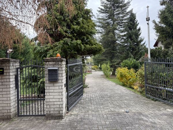 出卖 Székesfehérvár 家庭别墅