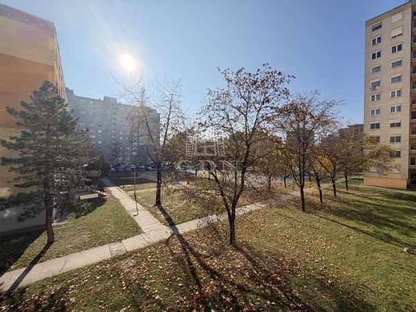 出卖 Székesfehérvár 公寓房（非砖头）