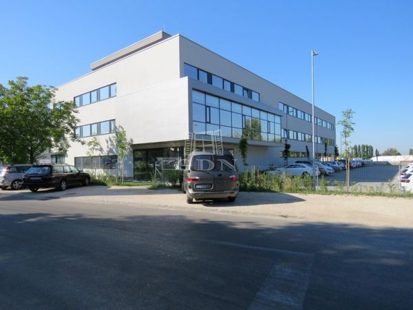 închiriere Székesfehérvár Birouri