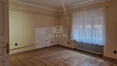 Székesfehérvár Büro - 110.000 HUF