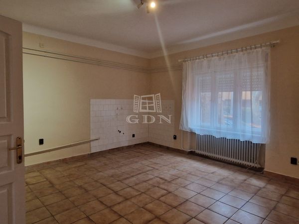 出租 Székesfehérvár 办公室