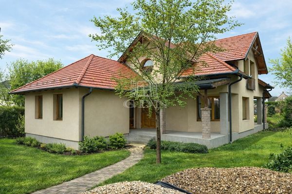 Eladó Székesfehérvár Családi ház