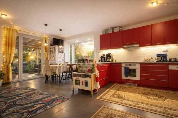 Eladó Sárbogárd Családi ház