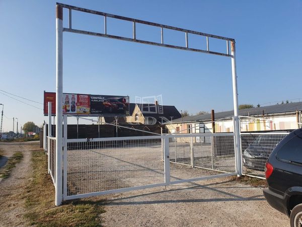 Kiadó Székesfehérvár Üzlethelyiség