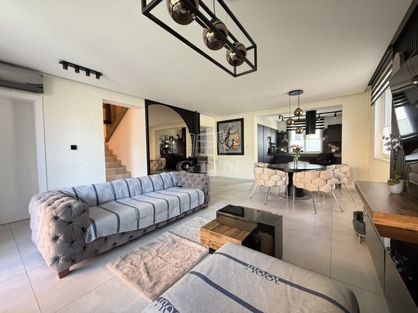 Eladó Székesfehérvár Családi ház